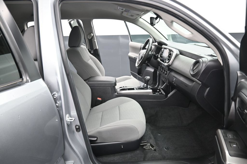 Used 2023 Toyota Tacoma SR5 AWD/4WD image 30