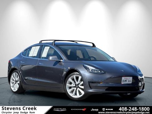 Used 2018 Tesla Model 3 image 1