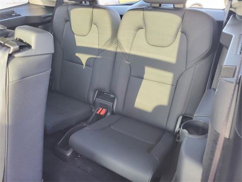Used 2025 Volvo XC90 B6 Plus image 34