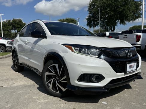 Used 2020 Honda HR-V Sport image 2