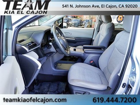 Used 2022 Toyota Sienna LE FWD image 14