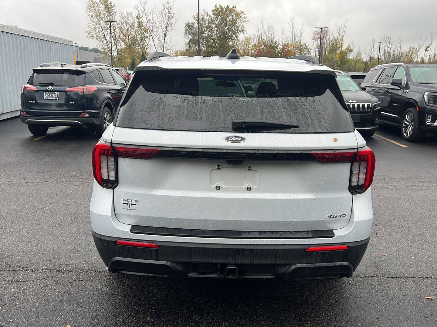 Used 2026 Ford Explorer ST-Line w/ ST-Line Street Pack AWD/4WD image 3