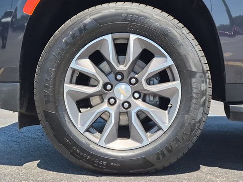 Used 2022 Chevrolet Tahoe LT w/ Luxury Package RWD image 6