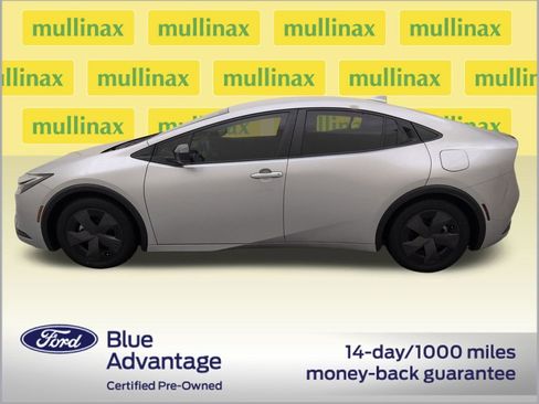 Used 2023 Toyota Prius LE image 11