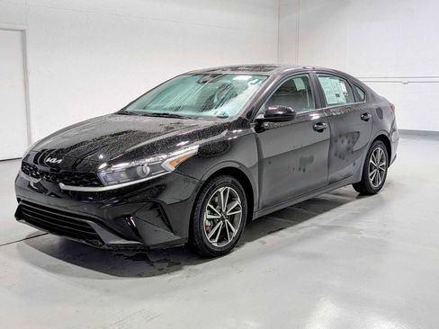 Certified 2023 Kia Forte LXS image 1