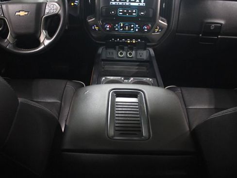 Used 2017 Chevrolet Silverado 1500 High Country image 32