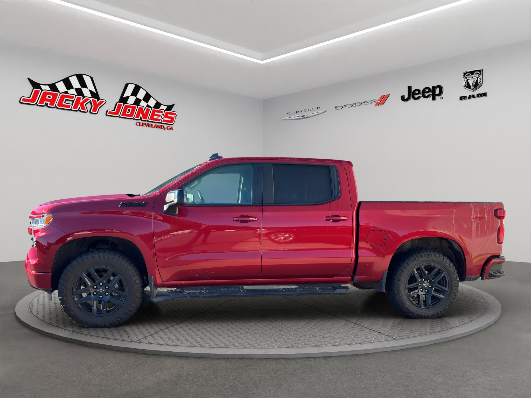 Used 2023 Chevrolet Silverado 1500 RST AWD/4WD image 2