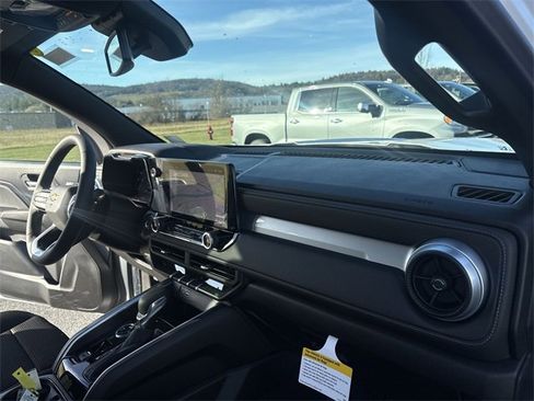 New 2026 Chevrolet Colorado LT image 30