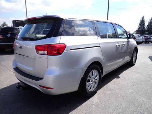 Used 2016 Kia Sedona L FWD image 6