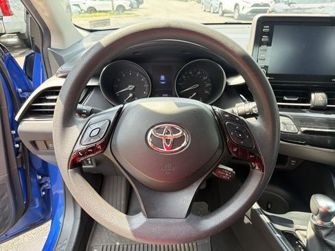 Used 2020 Toyota C-HR LE FWD image 14