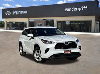 Used 2024 Toyota Highlander LE video 1