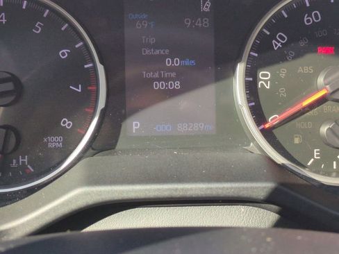 Certified 2021 Toyota RAV4 LE image 25