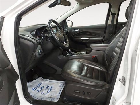 Used 2017 Ford Escape Titanium image 9