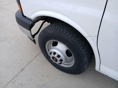 New 2025 GMC Savana 3500 Work Van w/ Power Convenience Package image 25