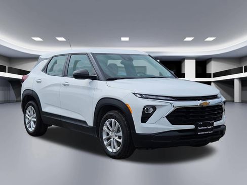 Used 2024 Chevrolet TrailBlazer LS w/ LS Confidence Package FWD image 7