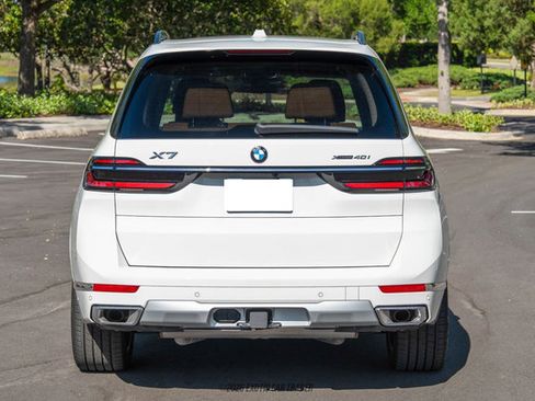 Used 2024 BMW X7 xDrive40i AWD/4WD image 7