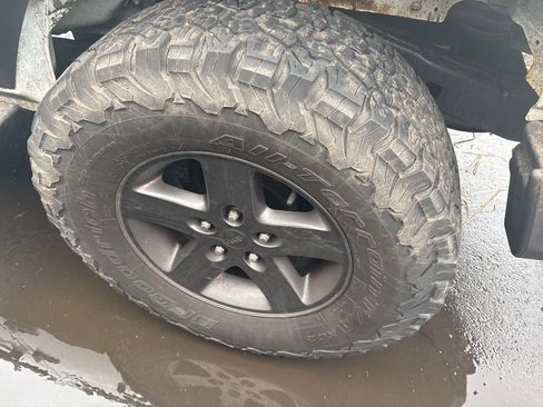 Used 2016 Jeep Wrangler Unlimited Sport image 11