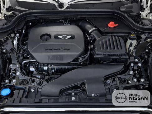 Used 2017 MINI Cooper 4-Door Hardtop image 11