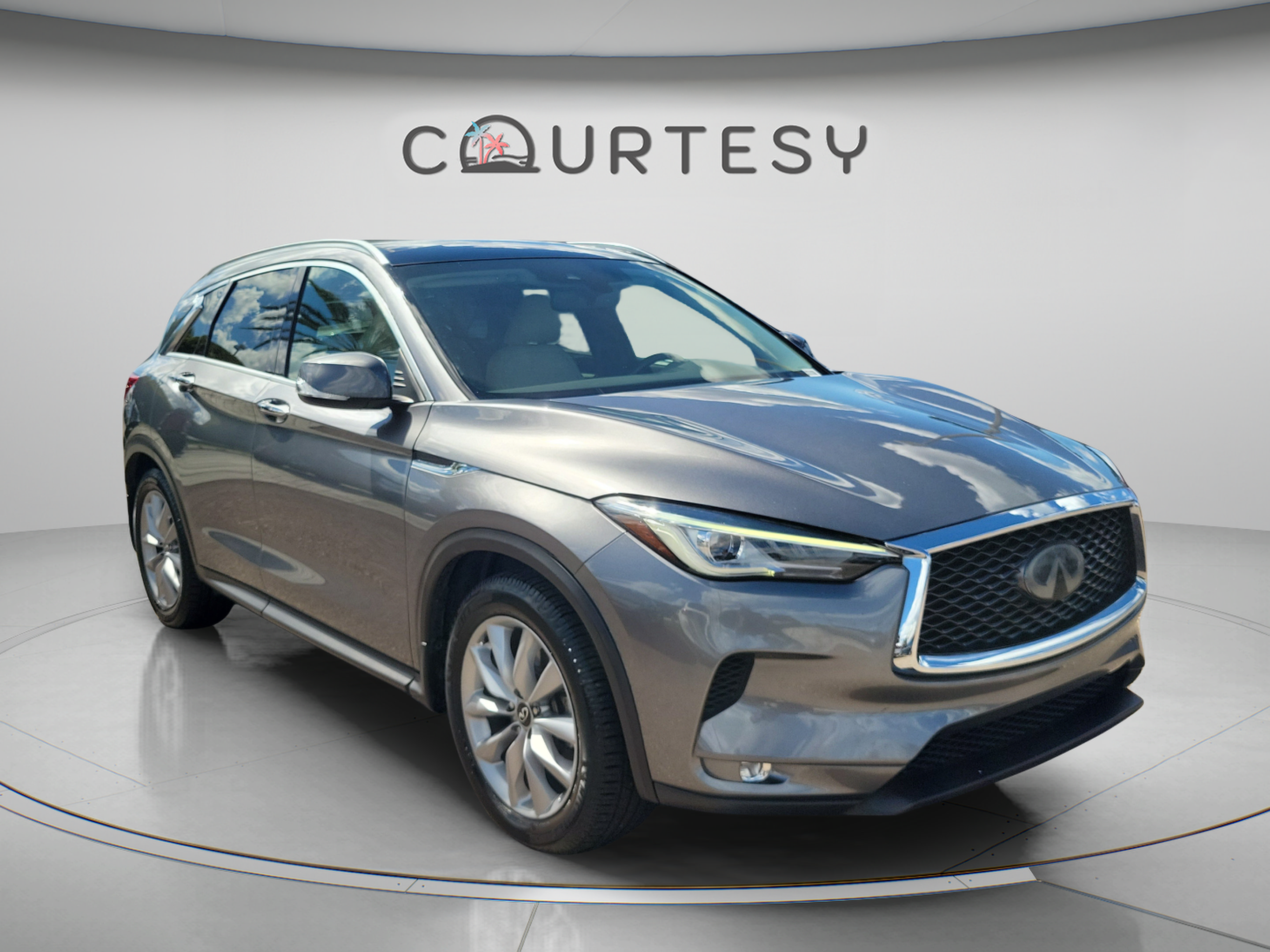 Used 2020 INFINITI QX50 Luxe w/ Navigation Package FWD image 7