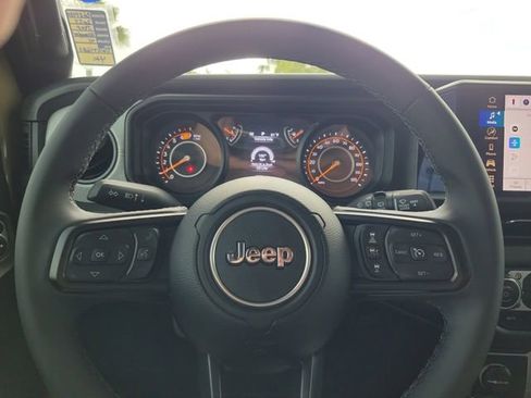 Used 2025 Jeep Wrangler Sport image 18