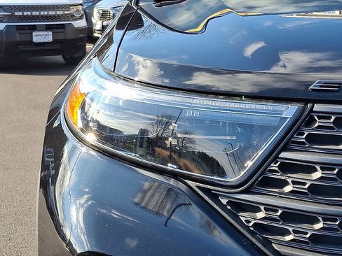 Certified 2023 Ford Explorer XLT w/ Equipment Group 202A image 9