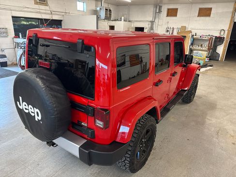 Used 2013 Jeep Wrangler Unlimited Sahara w/ Connectivity Group image 99