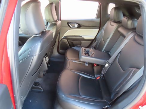 Used 2024 Jeep Compass Limited image 31