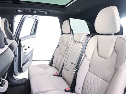 New 2026 Volvo XC90 B6 Plus w/ Protection Package Premier AWD/4WD image 19