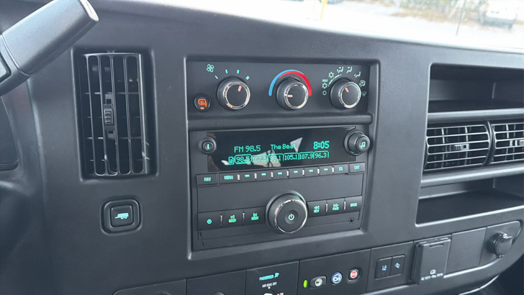 Used 2025 Chevrolet Express 3500 LT w/ LT Preferred Equipment Group RWD image 19