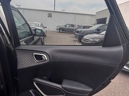 Used 2023 Kia Soul S FWD image 21