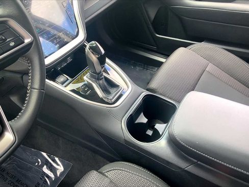 Used 2025 Subaru Outback Premium AWD/4WD image 17
