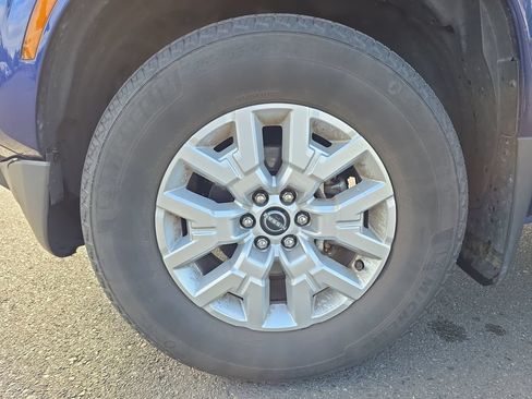 Used 2023 Nissan Frontier SV w/ Technology Package AWD/4WD image 14