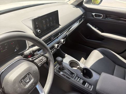 Certified 2024 Honda Civic Touring image 24