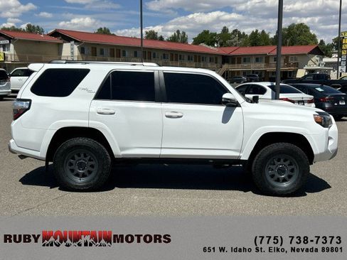 Used 2023 Toyota 4Runner TRD Off-Road Premium w/ Moonroof Package AWD/4WD image 8