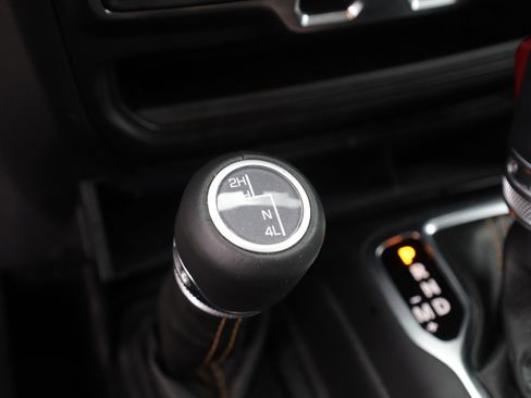 Used 2023 Jeep Gladiator Overland AWD/4WD image 12