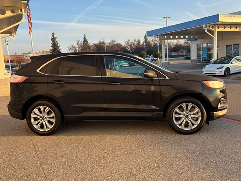 Used 2022 Ford Edge Titanium w/ Equipment Group 301A image 4