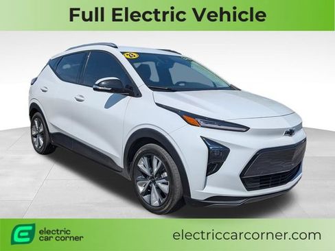 Used 2023 Chevrolet Bolt EUV LT w/ Convenience Package FWD image 1