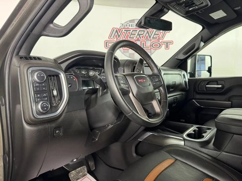 Used 2023 GMC Sierra 2500 AT4 w/ AT4 Preferred Package AWD/4WD image 10
