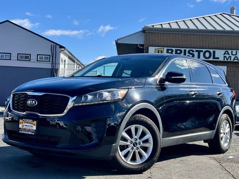 Used 2019 Kia Sorento LX 4dr SUV image 2