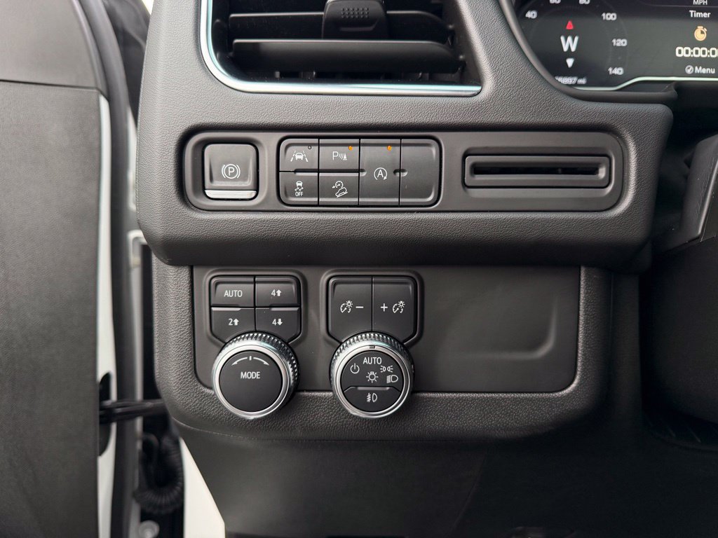 Used 2023 GMC Yukon AT4 AWD/4WD image 14