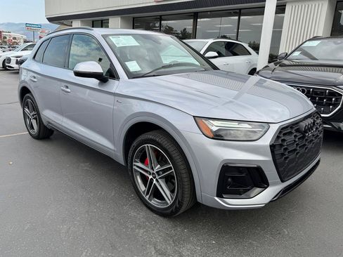Used 2024 Audi Q5 e Premium Plus w/ Premium Plus Package AWD/4WD image 2