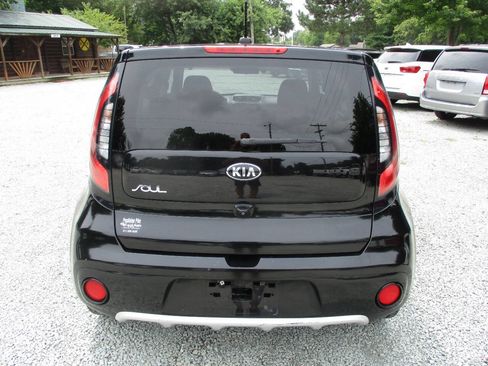 Used 2017 Kia Soul + FWD image 4