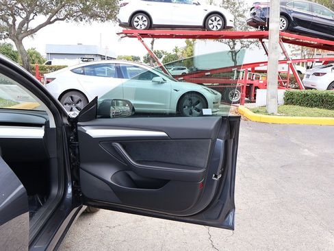 Used 2022 Tesla Model 3 image 23