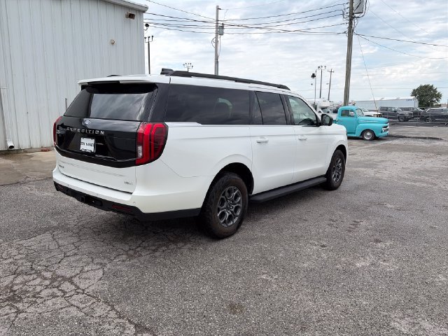 Used 2025 Ford Expedition Max Active AWD/4WD image 5