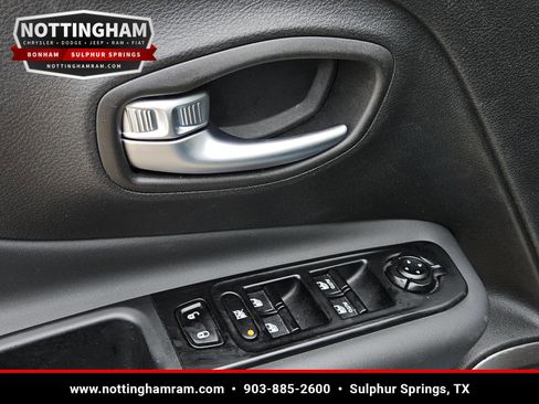 Used 2022 Jeep Renegade Latitude w/ Convenience Group AWD/4WD image 27