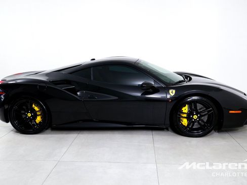 Used 2018 Ferrari 488 GTB RWD image 9