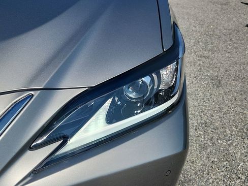 Used 2019 Lexus ES 350 w/ Accessory Package FWD image 9