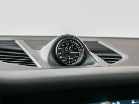 New 2026 Porsche Macan Turbo image 29