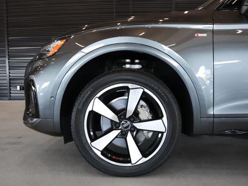 Used 2023 Audi Q5 2.0T Prestige w/ Prestige Package AWD/4WD image 5