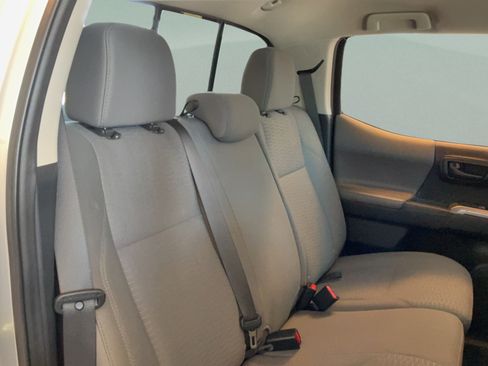 Used 2019 Toyota Tacoma SR5 AWD/4WD image 29
